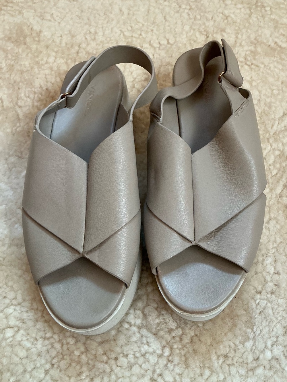 VINCE JENAYA CHUNKY HEELED PLATFORM SANDAL LIGHT STRAW SIZE 9